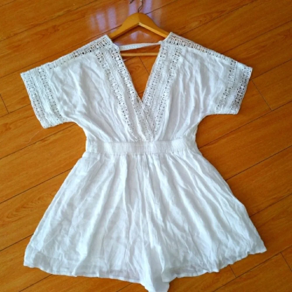 V-Neck romper by Forever 21, size M - Picture 1 of 9